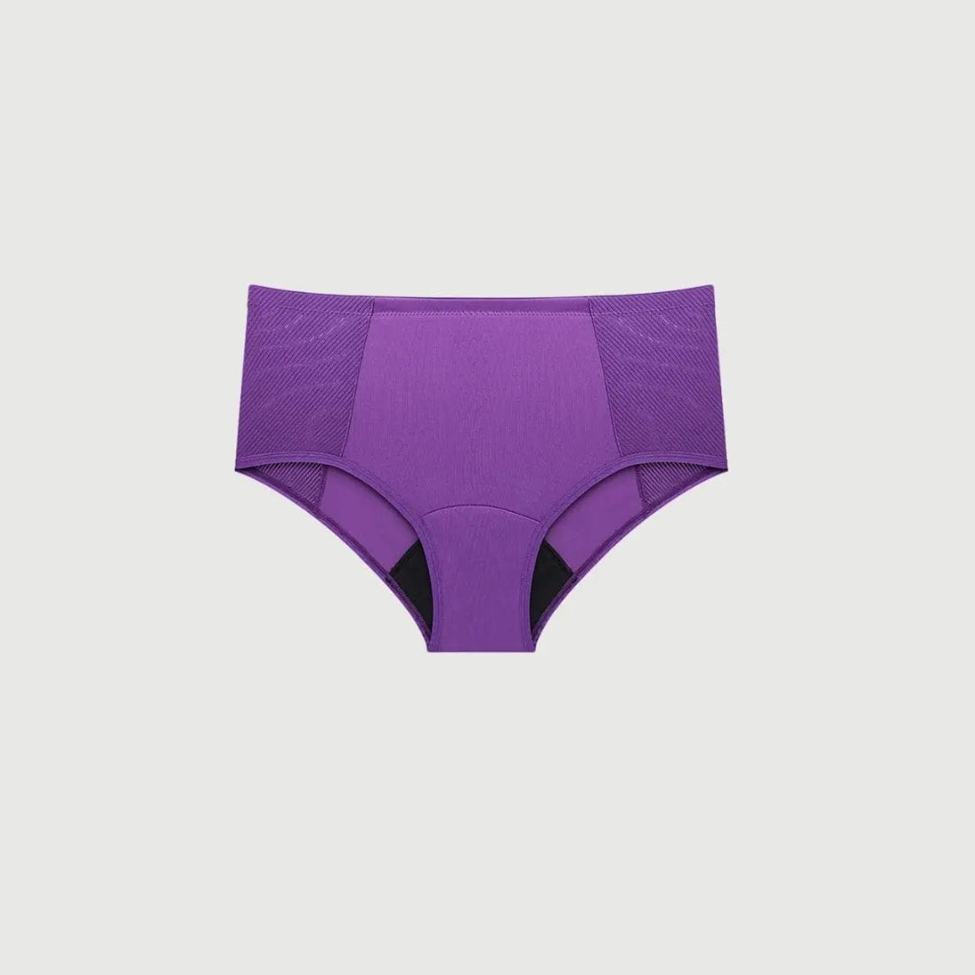Lila Inkontinenz-Superhoheslip für Damen, Vorderansicht.