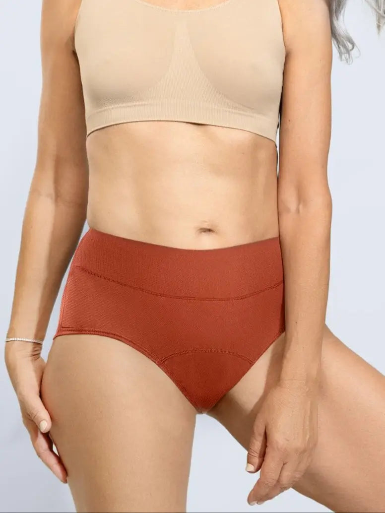 Rote Inkontinenz-Culotte für Damen, Vorderansicht.