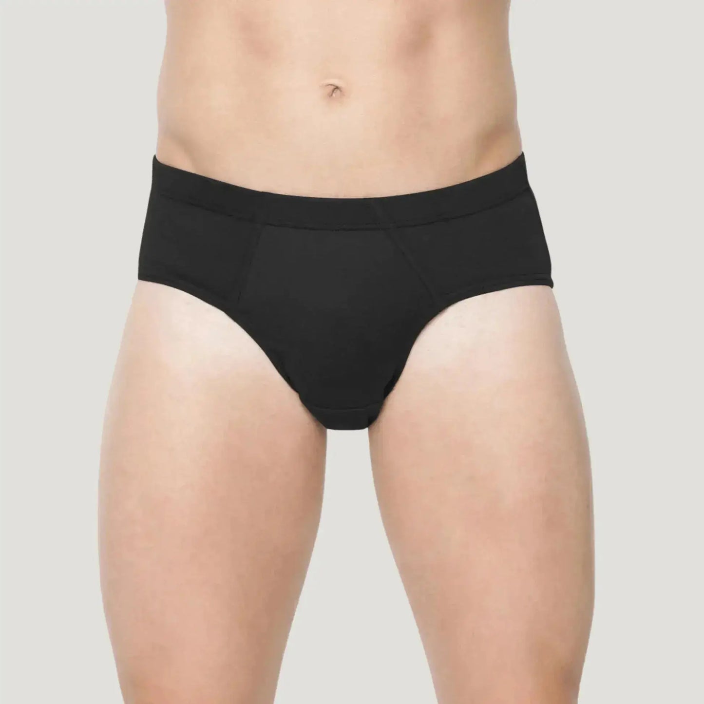 Schwarzer Inkontinenz-Slip mit enger Passform für Herren, Vorderansicht.
